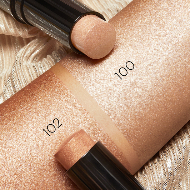 Iluminador em stick: textura cremosa e acabamento radiante - RADIANT TOUCH CREAMY STICK HIGHLIGHTER - KIKO MILANO