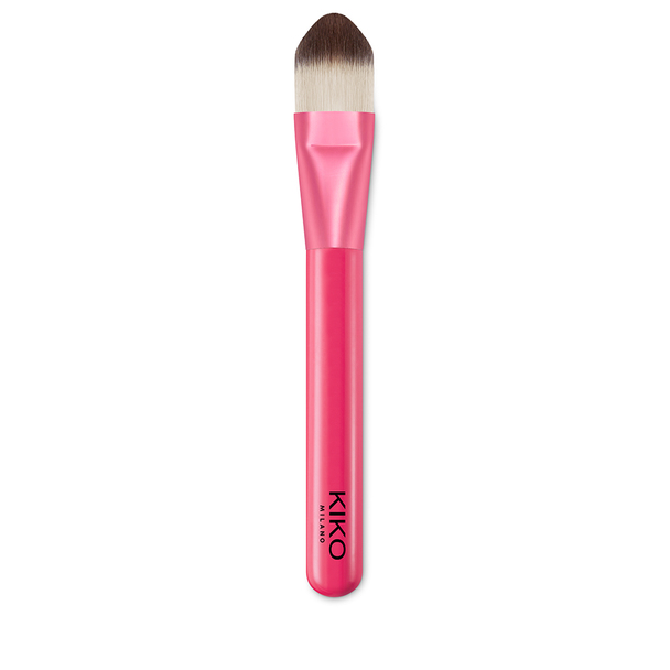 Flat brush with synthetic fibres, for applying fluid or cream foundation - Smart Foundation Brush 101 - KIKO MILANO