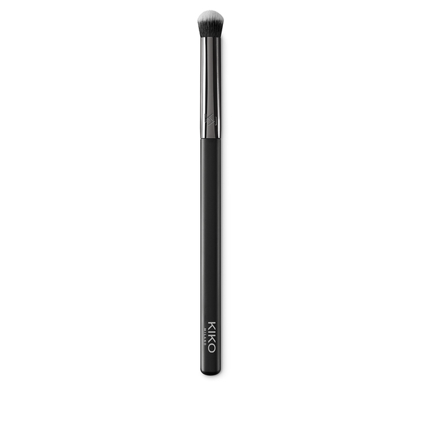 <p>Pincel de rosto e contorno de olhos de alta intensidade de fibras para corretores e sombras</p> - Face 02 Intensive Coverage Brush - KIKO MILANO