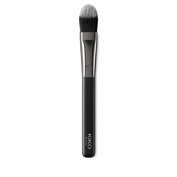 Flat brush with synthetic bristles for applying liquid or cream foundation - Face 03 Flat Foundation Brush - KIKO MILANO