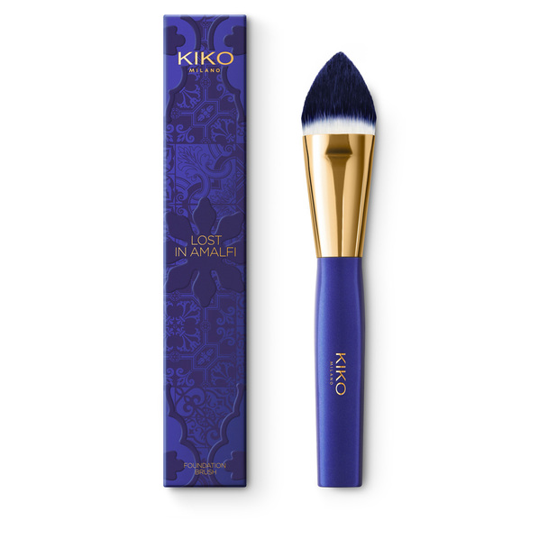 <p>Pincel plano para base com fibras sint&eacute;ticas</p> - LOST IN AMALFI FOUNDATION BRUSH   - KIKO MILANO