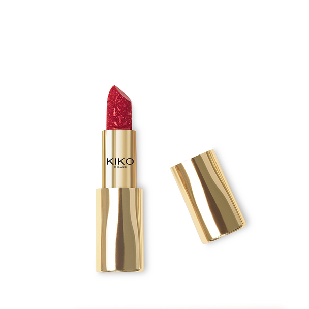 Wow Effect Lipstick With Metallic Glitter Finish Magical