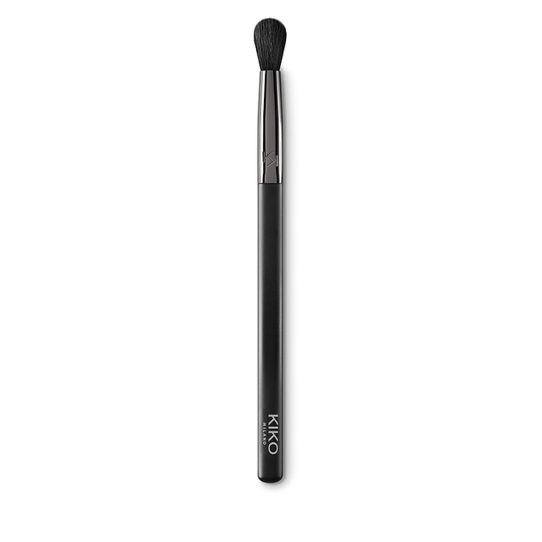 Round eye brush for blending with a mixture of natural and synthetic fibers - Eyes 56 Round Blending Brush - KIKO MILANO